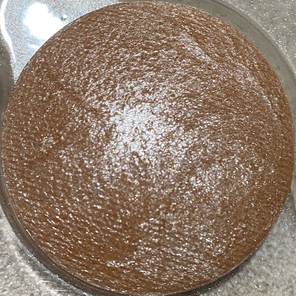 Baked eye shadow refill by Laura Geller